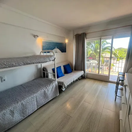 Sea View With Pool Apartment *