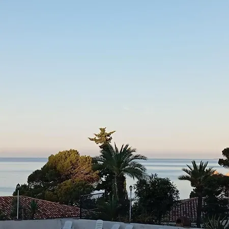 Sea View With Pool Apartment