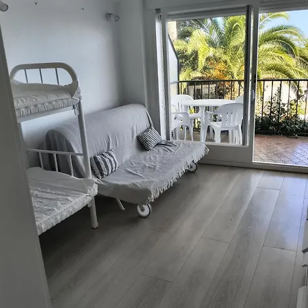 Sea View With Pool Apartment *